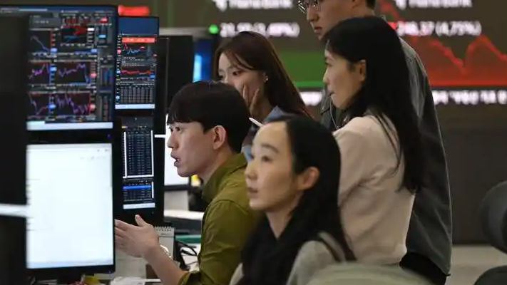 韩股崩了热搜配图